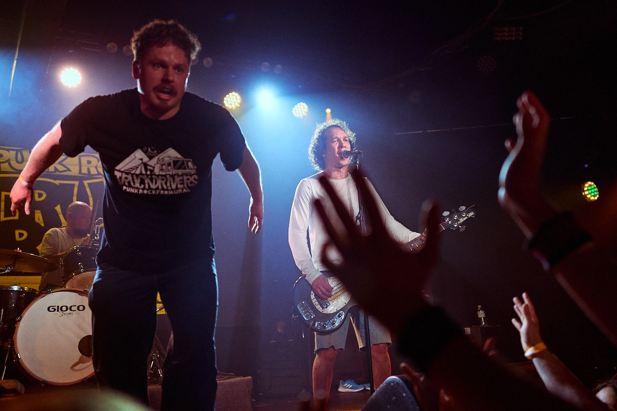 TRUCKDRIVERS в Glastonberry Pub, 30 апреля 2025. Иван Кобяков