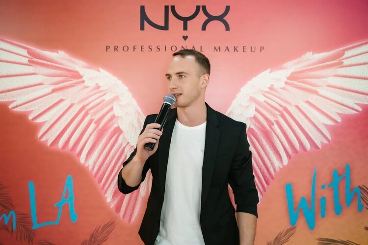 Ведущий мероприятий Борис Третьяк