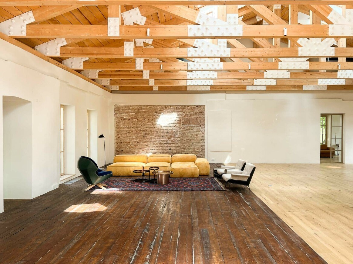 Регистрация брака и свадебная фотосессия в пространстве Яуза Плейс. Свадебный фотограф Москва — Сергей и Татьяна