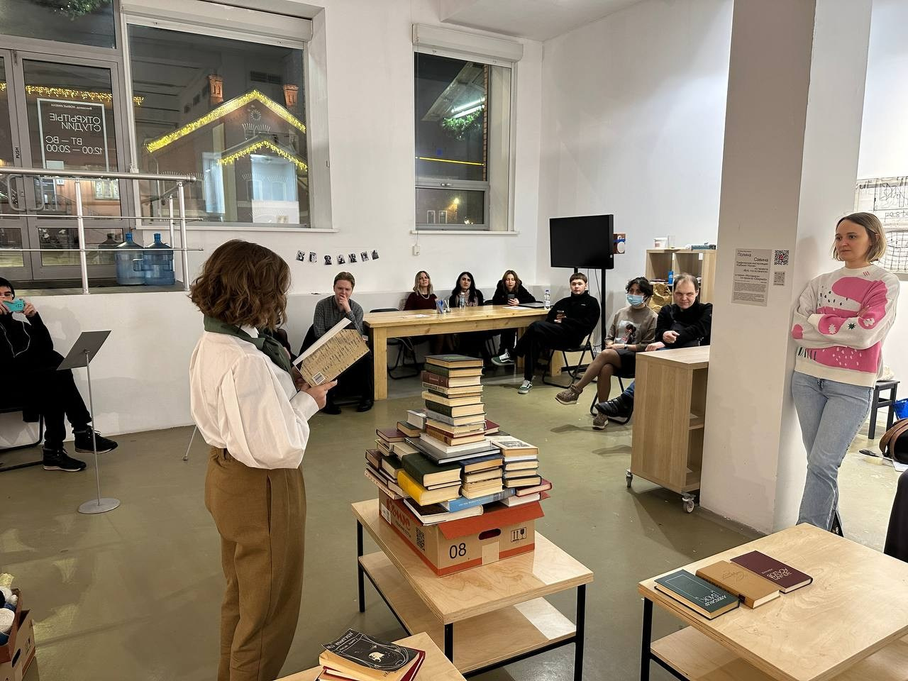 The Wall: от-читываемся — поэтический хеппенинг в Открытых студиях Вин. Ольга Михальчук, художница и фотограф