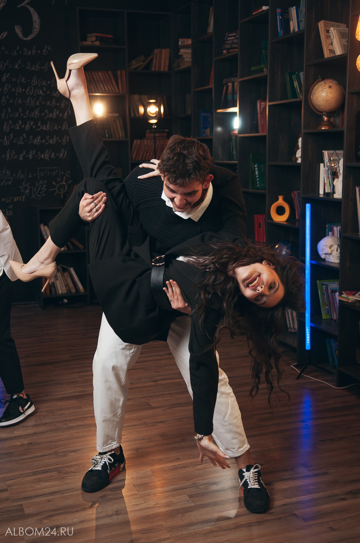 Съемка на выпускной альбом Гимназия № 2, 11"Б» класс. Выпускные альбомы и фотосъемка в Красноярске