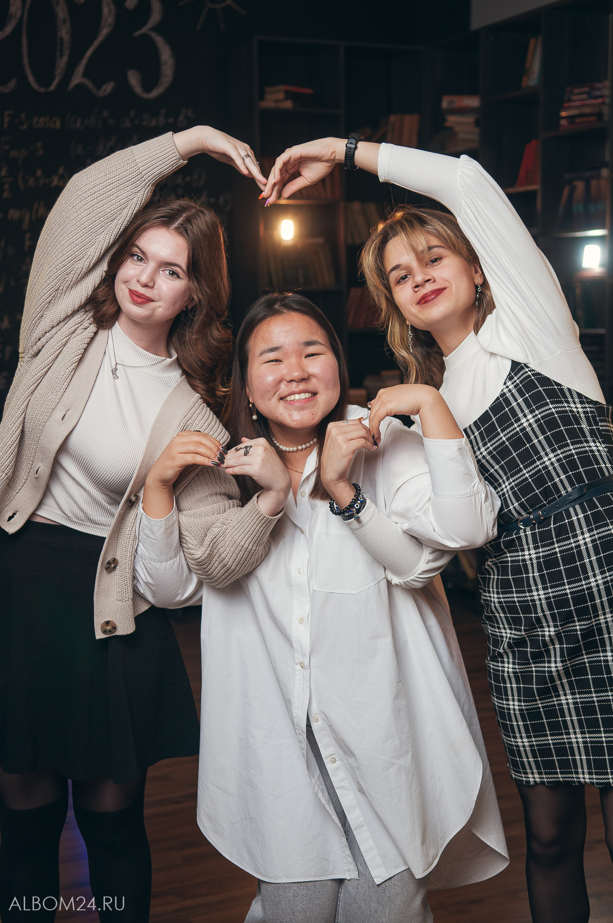 Съемка на выпускной альбом Гимназия № 2, 11"Б» класс. Выпускные альбомы и фотосъемка в Красноярске