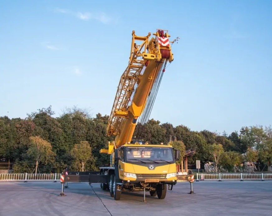 Автокраны XCMG XCT70_S1. Продажа надежной спецтехники от компании СТИ в г. Новосибирск