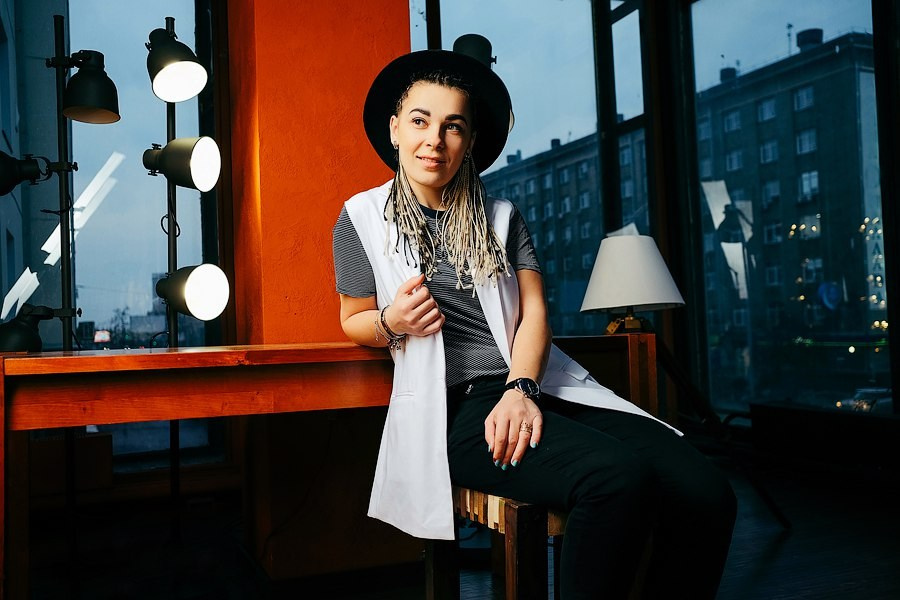 Процесс создания контента, фотограф в Новосибирске