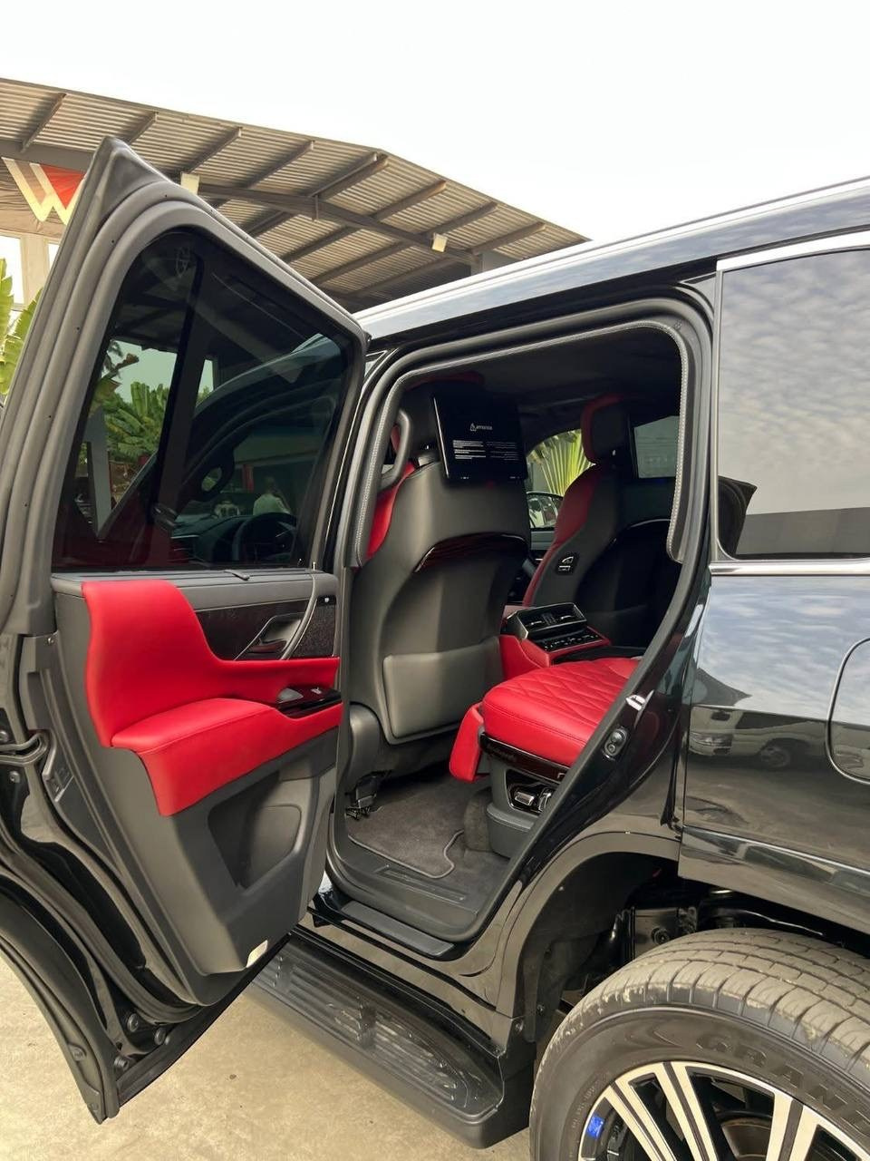 Armored car. Skyden Cars