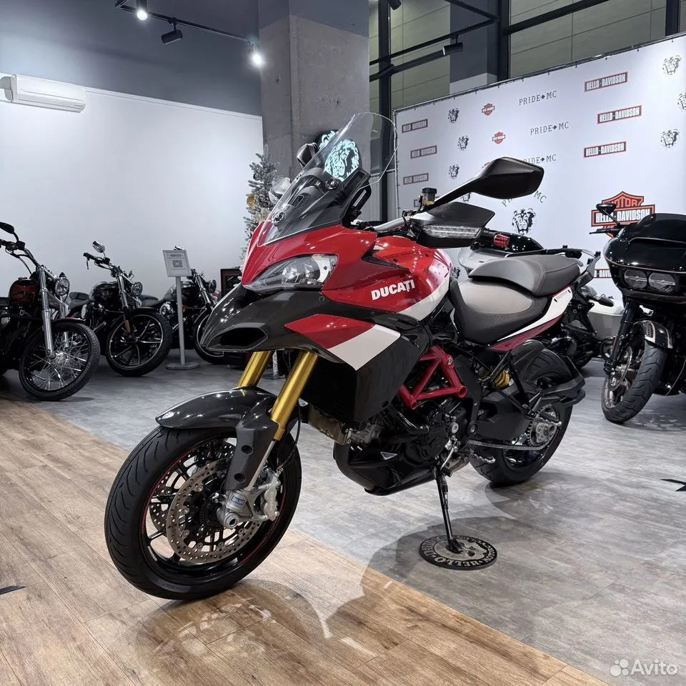 Купить Ducati Multistrada 1200S Pikes Peak (Red Carbon) — подробнее на сайте. Hello Davidson, Москва. Только хорошие мотоциклы…