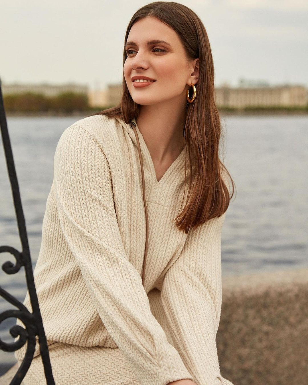 Модель Полина Новосибирск. Коммерческий фотограф для маркетплейсов Wildberries и Ozon в Новосибирске — фото и видео для брендов