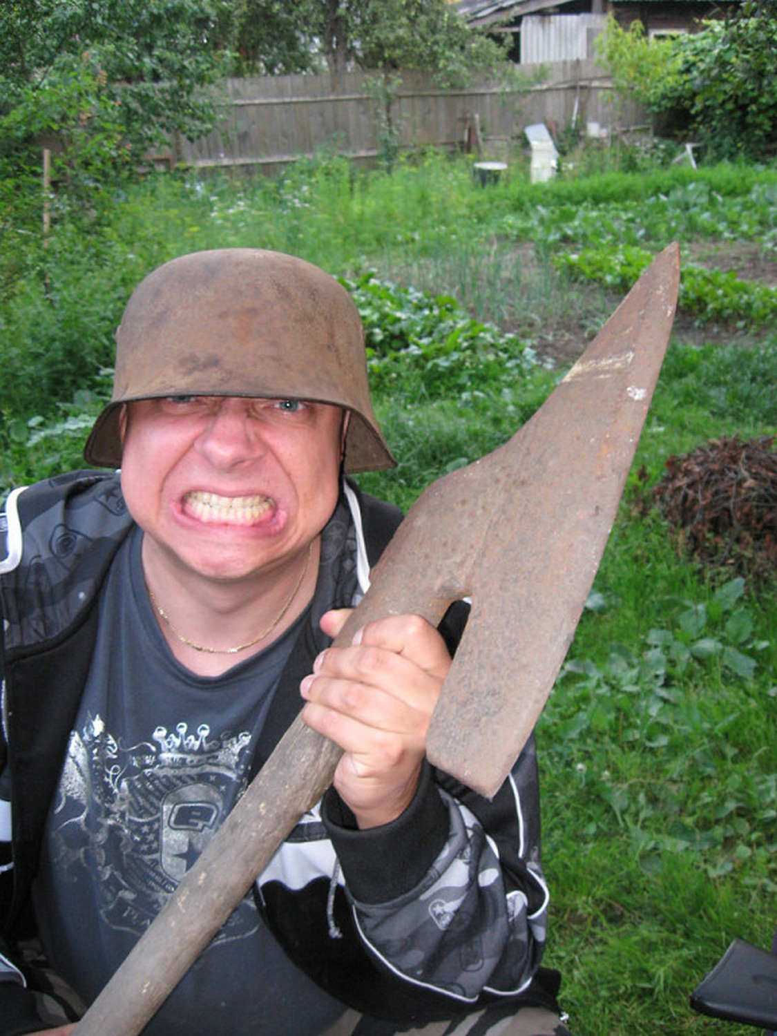 Violence domesticated (2019-…). Künstler Verstecktoff