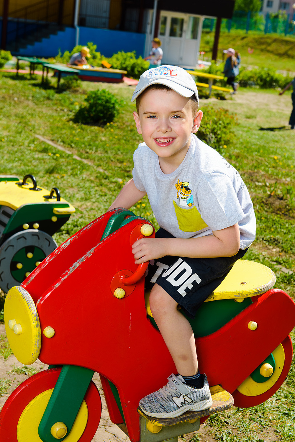 Живые и яркие фотографии в детском саду. Студия выпускных альбомов Ольги Галкиной. Томск
