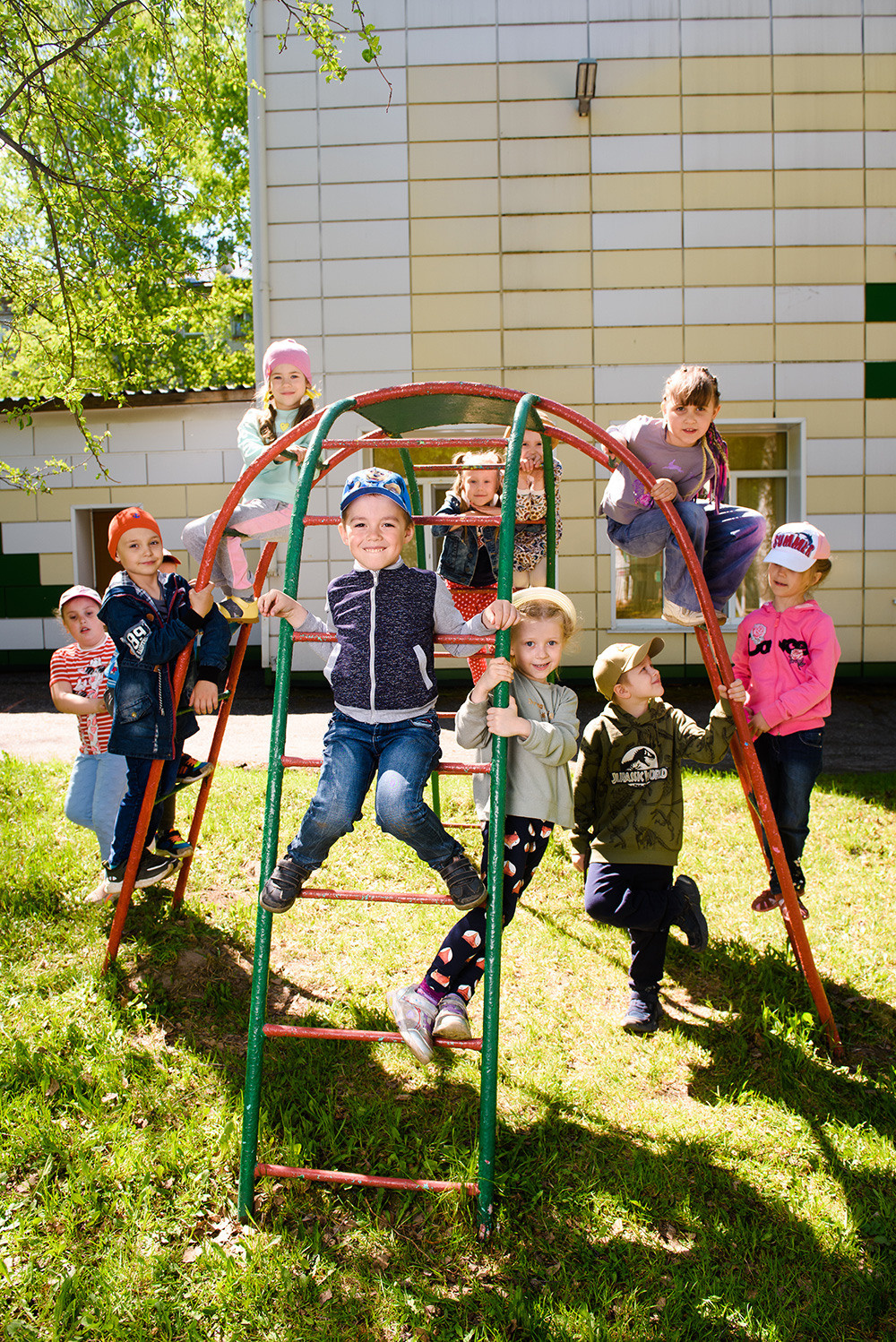 Живые и яркие фотографии в детском саду. Студия выпускных альбомов Ольги Галкиной. Томск