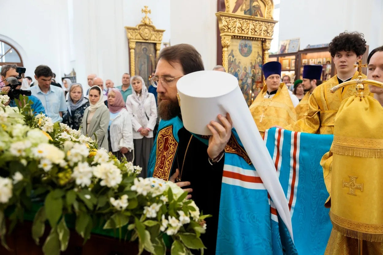 МИТРОПОЛИТ ИГНАТИЙ СОВЕРШИЛ БОЖЕСТВЕННУЮ ЛИТУРГИЮ В ХРАМЕ СВЯТОГО ВЕЛИКОМУЧЕНИКА ГЕОРГИЯ ПОБЕДОНОСЦА. Саратовское Северо-Западное благочиние
