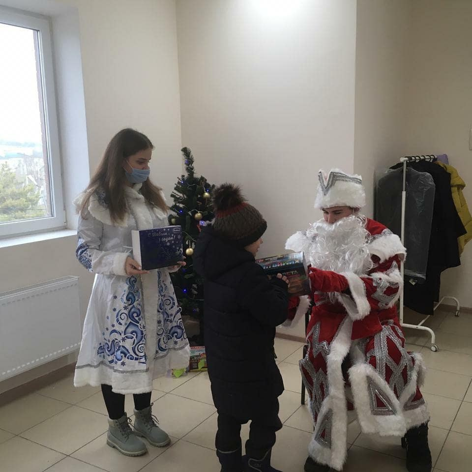 Чудеса продолжаются: встреча с Дедом Морозом и Снегурочкой!