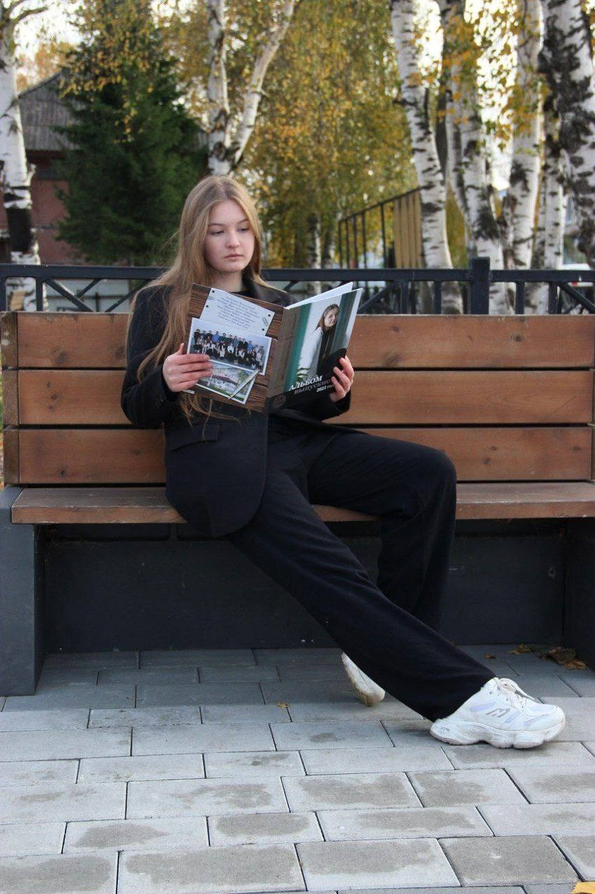 Выпускные альбомы 9-11 классы. Семейный и детский фотограф София Шарабурко, Томская область