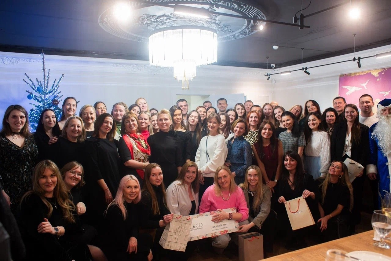 Презентация нового пространства. L. Deco интерьерный салон. Краски/обои/лепной декор