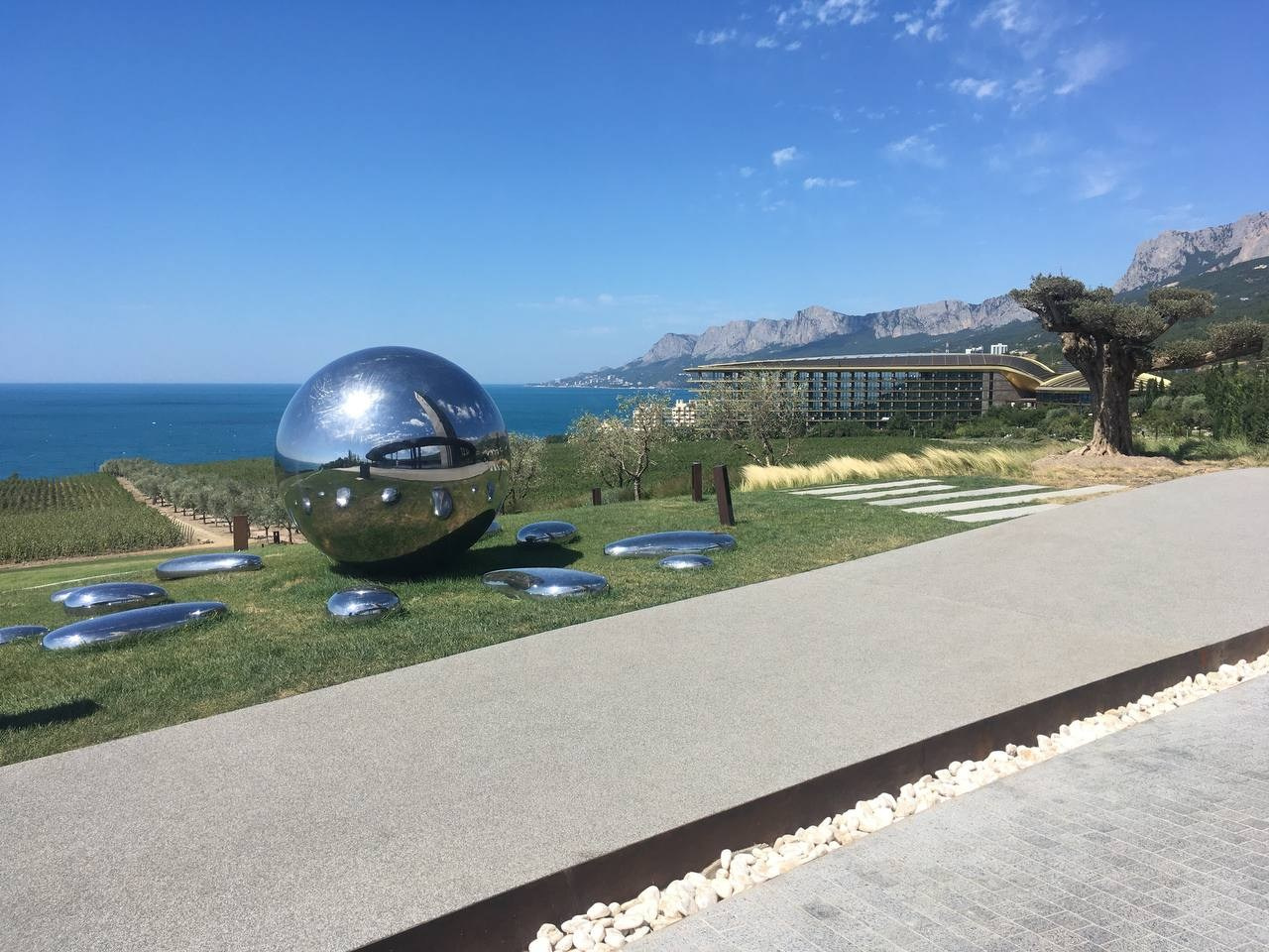 Локации для фотосессии в Ялте. Профессиональная фотосъемка в Крыму. Натуральные эмоции и живые кадры. Забронируйте дату прямо сейчас!