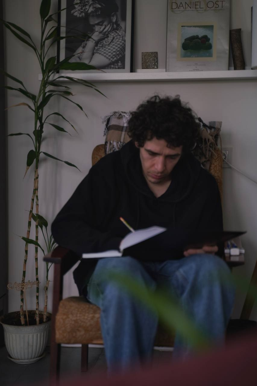 N2, Взгляд через вещи на историю семьи и страны. Портретный и репортажный фотограф Наталья Горобец