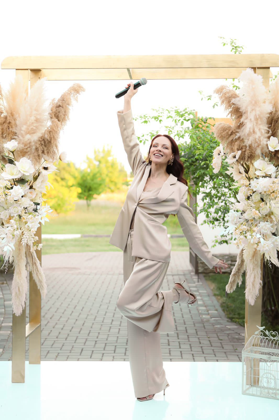 Ведущая Славина Дом у моря. Подрядчики и друзья сети свадебных площадок House for wedding