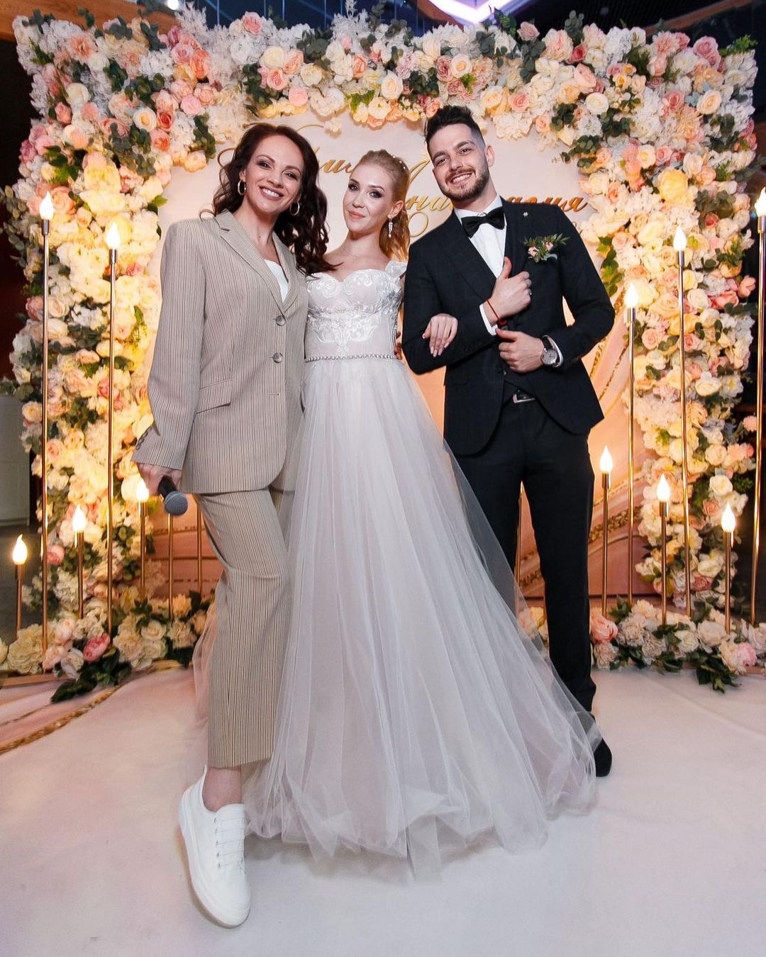 Ведущая Славина Дом у моря. Подрядчики и друзья сети свадебных площадок House for wedding