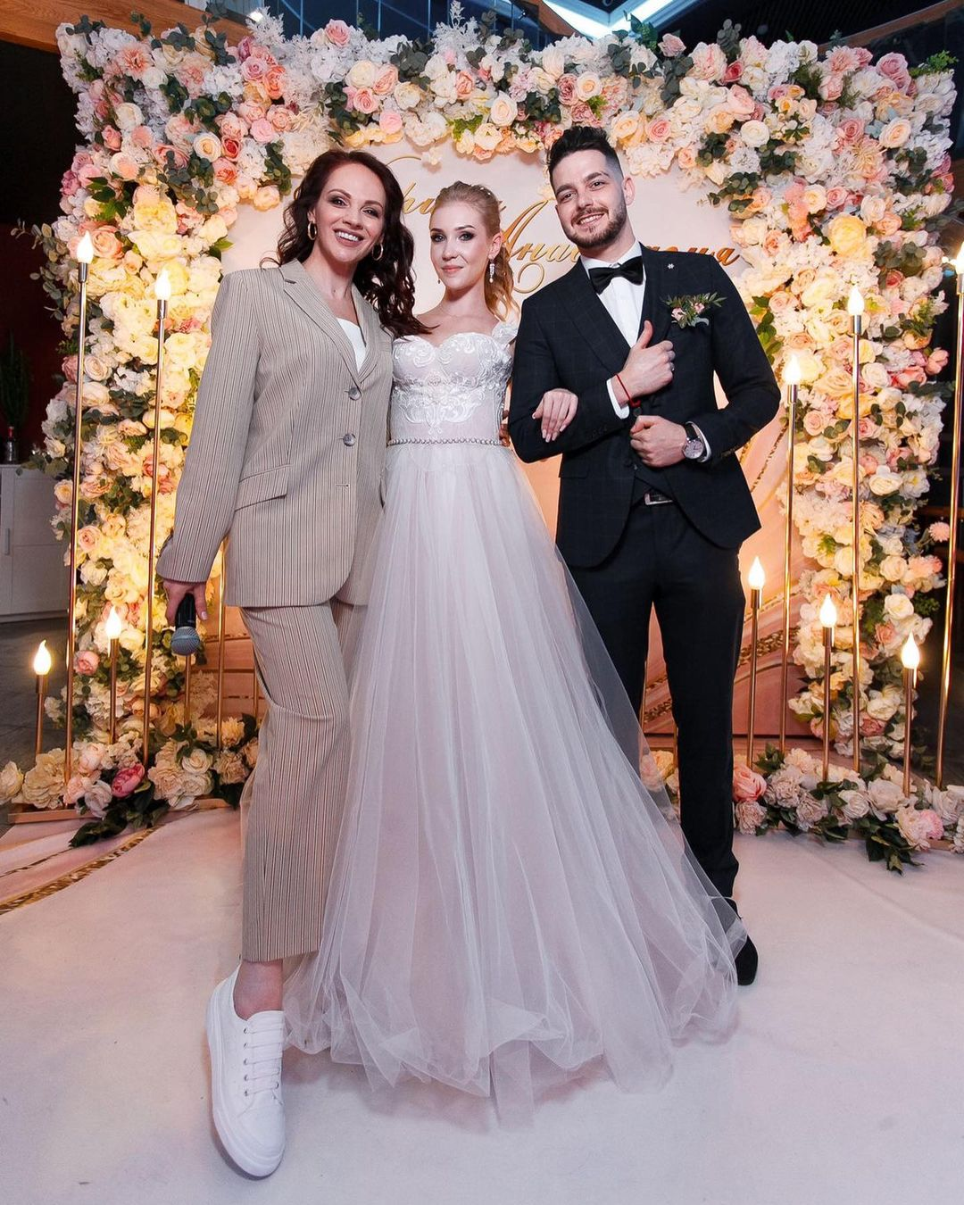 Ведущая Славина Дом у моря. Подрядчики и друзья сети свадебных площадок House for wedding