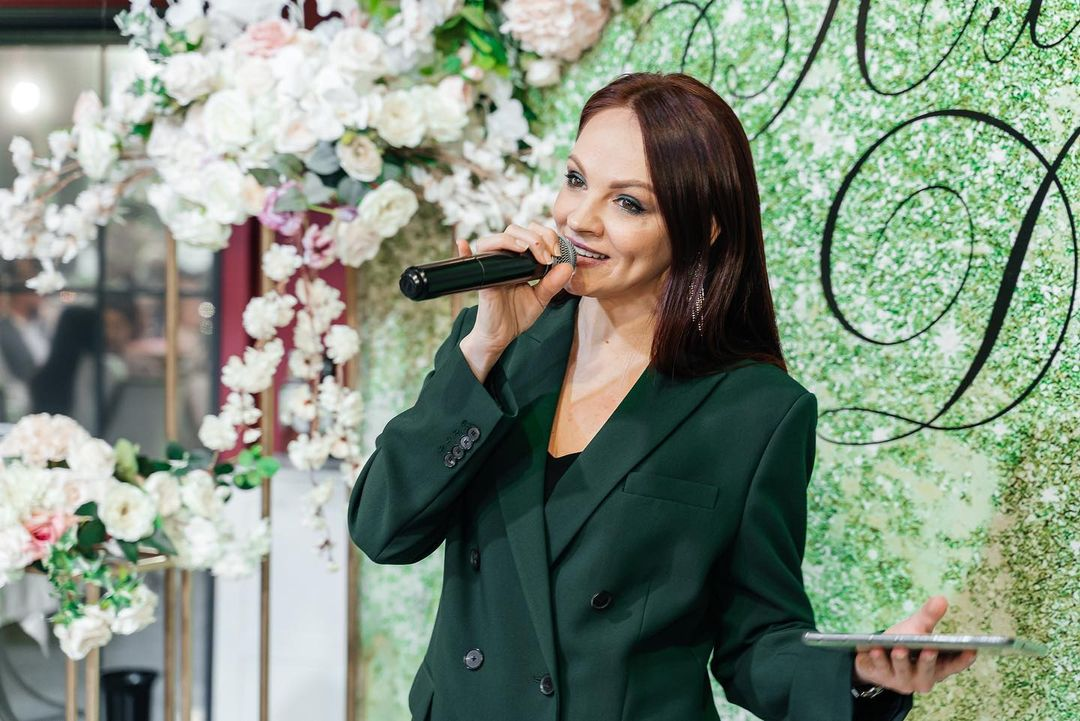 Ведущая Славина Дом у моря. Подрядчики и друзья сети свадебных площадок House for wedding