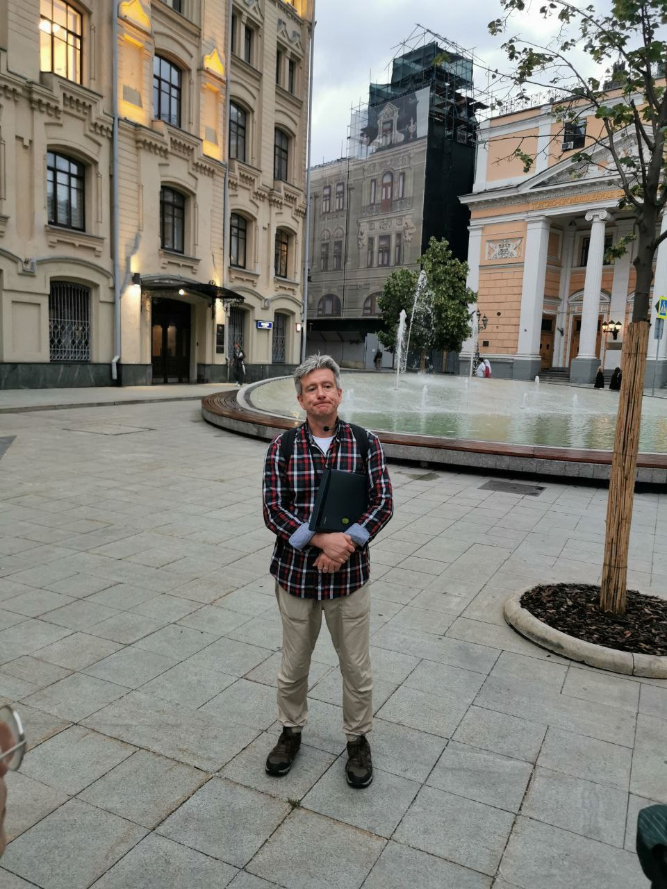 Роман Кирпичев - экскурсовод по Москве. П&П — Полезное с Приятным. Фотоэкскурсии — Москва на память. Экскурсовод и фотограф в Москве. Увези столицу в своём альбоме!