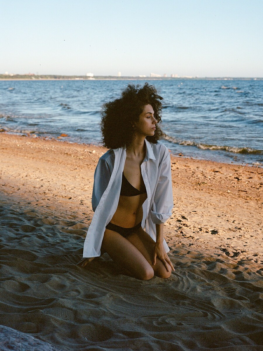 Фотосессия Siia в студии и на пляже — съёмка на цифру и плёнку. Свадебный фотограф Дмитрий Родионов — Санкт-Петербург и Ленинградская область