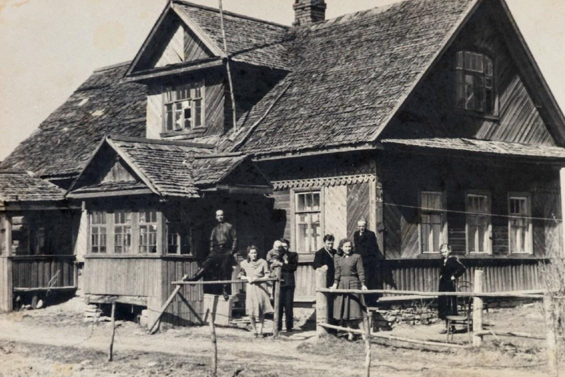 Истинка. Marina Kuzmina is a photography and video artist