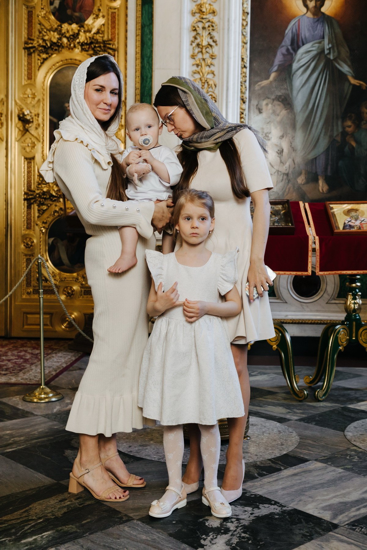 Крещение в Исаакиевском соборе малыша, фотограф Денис Шмигирилов. Фотограф крещение венчание в Петербурге! Помогает подобрать храм и посоветовал душевного батюшку в СПб