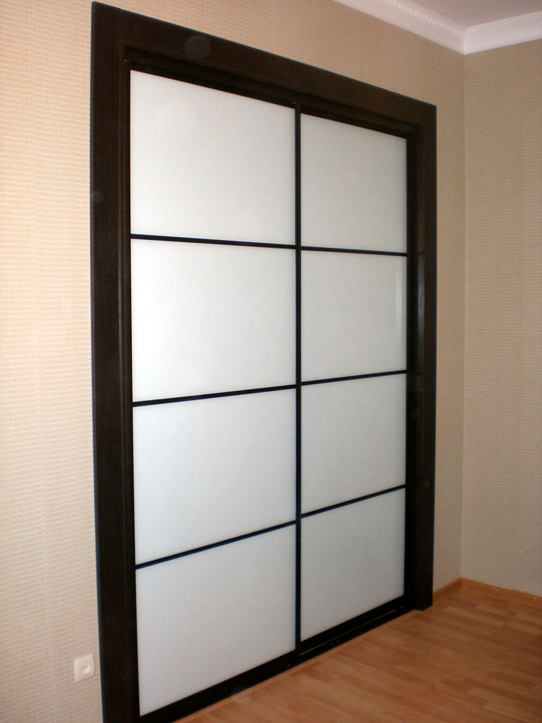 Шкафы, гардеробные и прихожие на заказ в Евпатории. Мебель на заказ в Евпатории