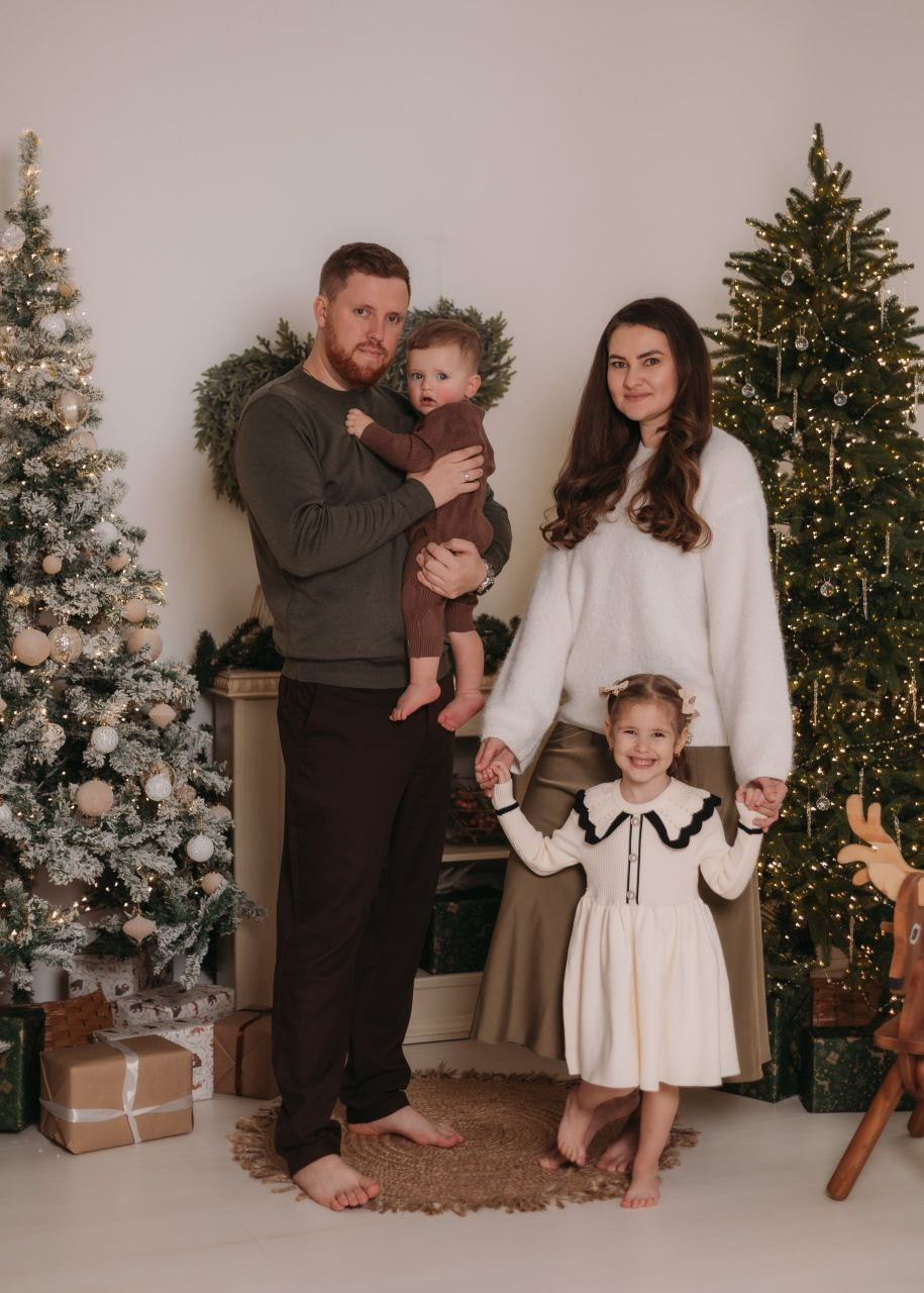Новогодняя фотосессия семейная в Мытищах. Фотостудия «Птичка» Мытищи,
