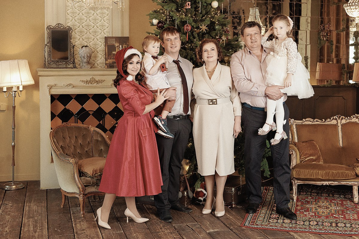 Семейная студийная фотосессия в Омске. Фотограф в Омске Таня Бережная