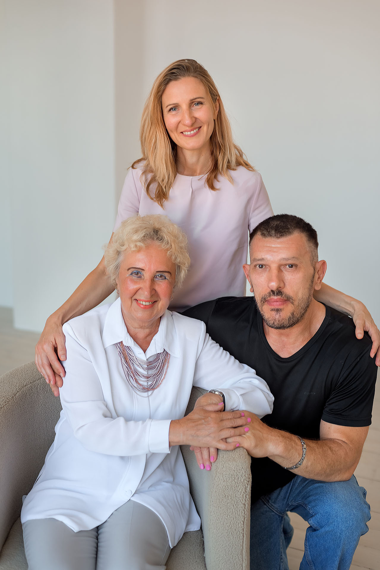 Семейная фотосессия в студии. Фотограф Юлия Кондратьева