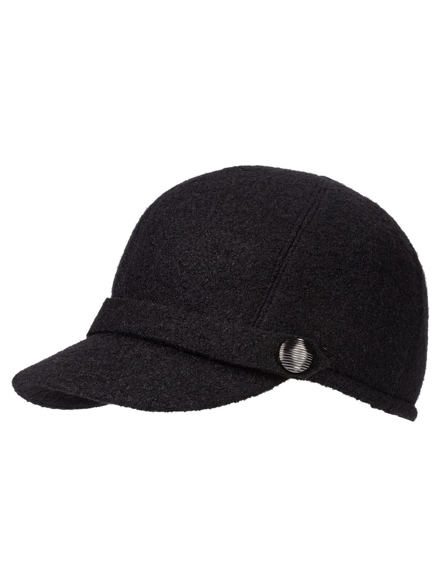 Шапка с козырьком черная