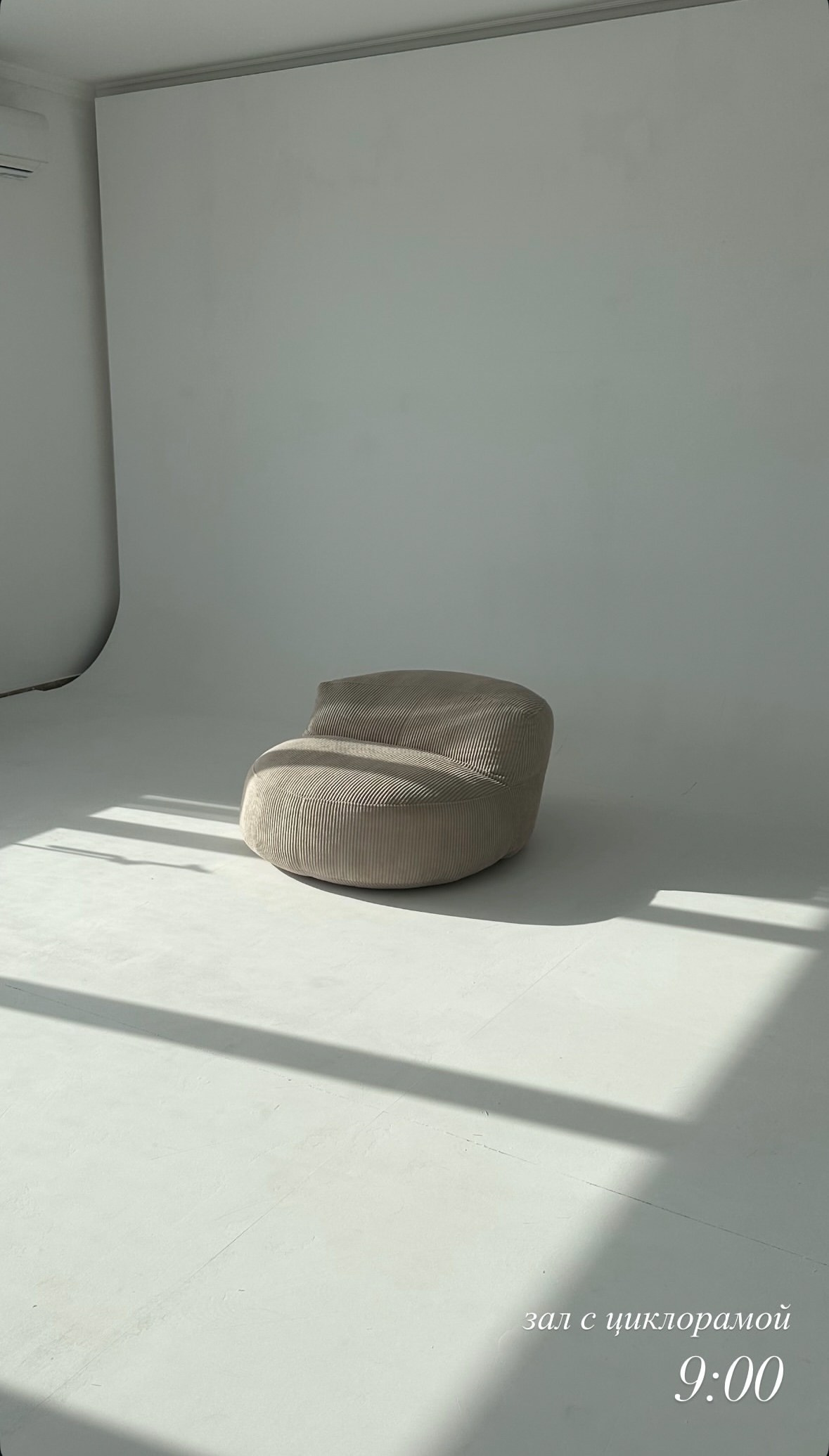 Фотостудии Севастополя. Лучшие фотостудии Севастополя. Фото интерьера фотостудий. Актуальные фото фотостудий Севастополя. Профессиональная фотосъемка в Крыму. Натуральные эмоции и живые кадры. Забронируйте дату прямо сейчас!