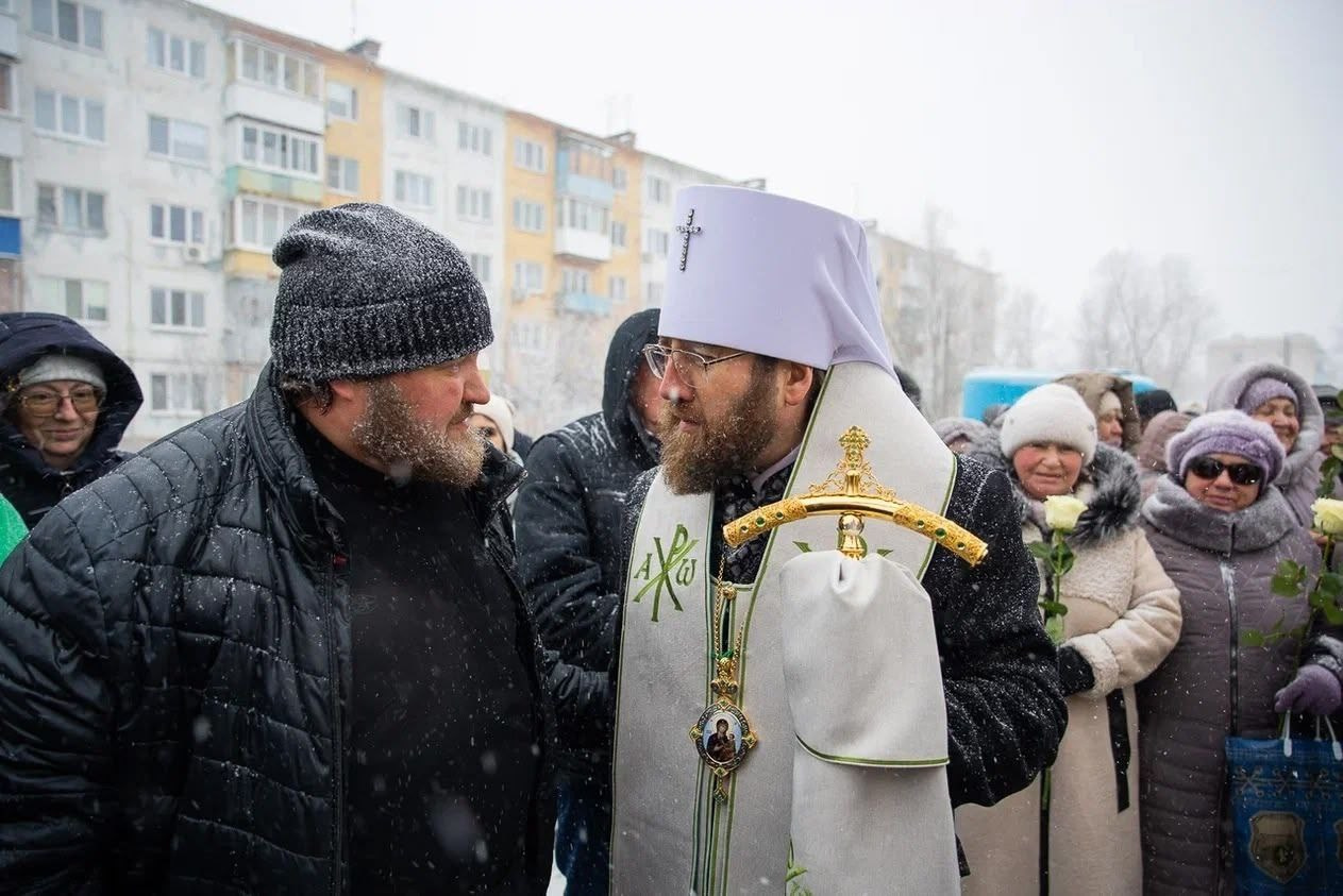Благочинный Северо-Западного храма принял участие в освящении куполов строящегося храма. Саратовское Северо-Западное благочиние