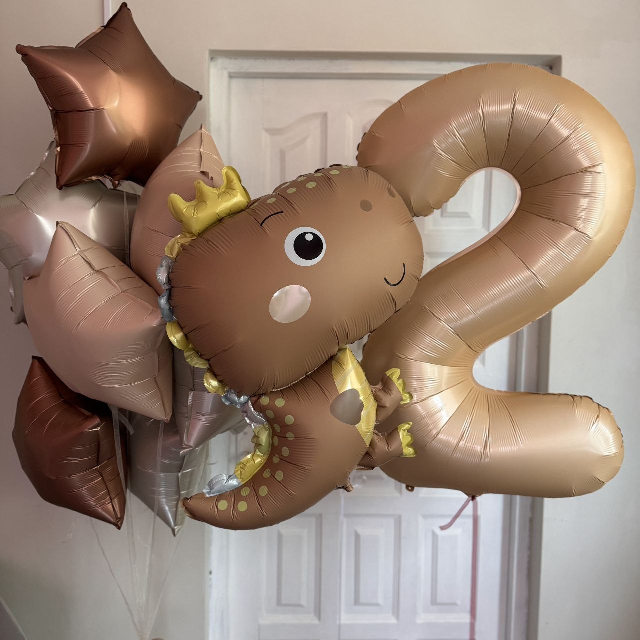 Balino prvi rodendan dostava balona Novi Sad dostava balonaBeograd. Шары с гелием, фотозоны Нови Сад Белград. Balone i dekoracije od balona Novi Sad Beograd