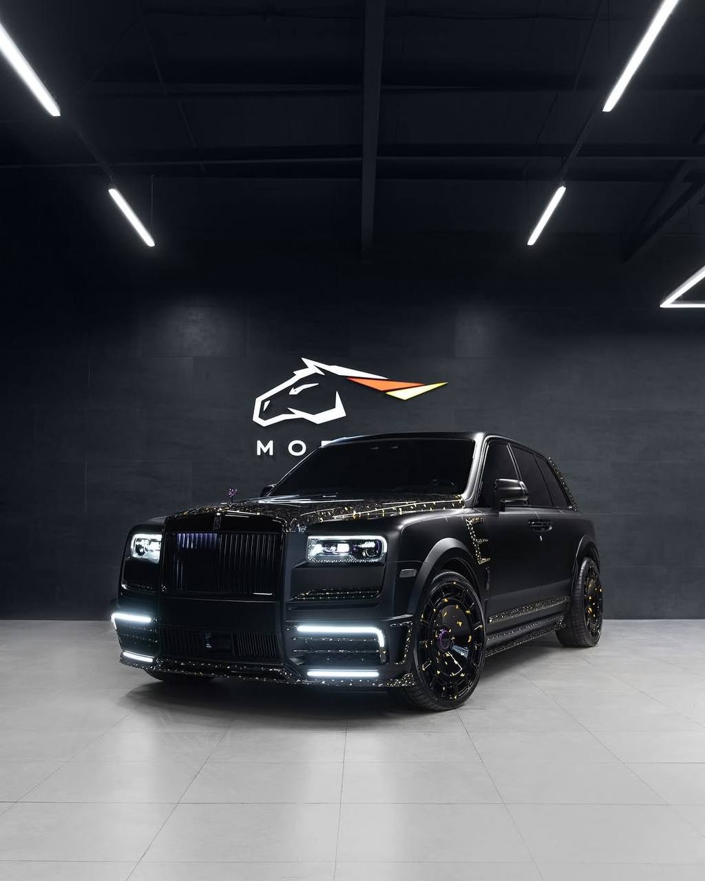 Rolls-Royce Cullinan. Design Yachts and Cars