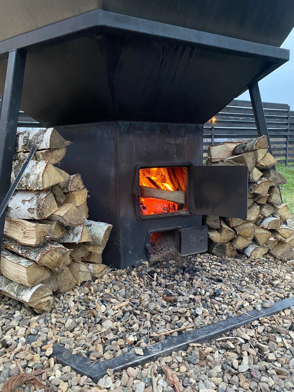 Глэмпинг. Аренда дома для отдыха в Брянске. Банный чан, зона BBQ. Дом на озере в Брянске. Отдых Брянск