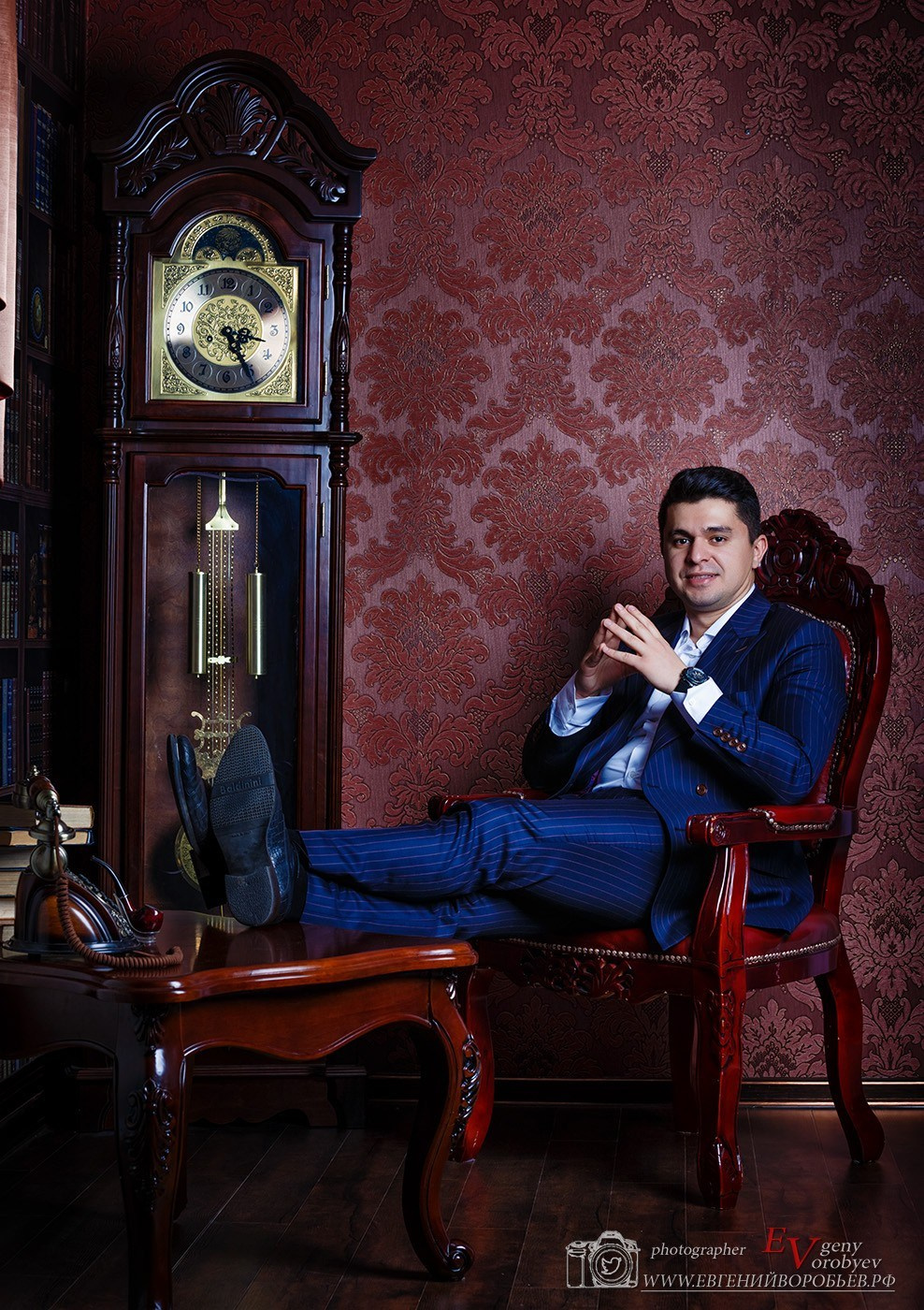 Студийная фотосессия в Красноярске лучший фотограф фотосъёмка фотостудия цена стоимость забронировать