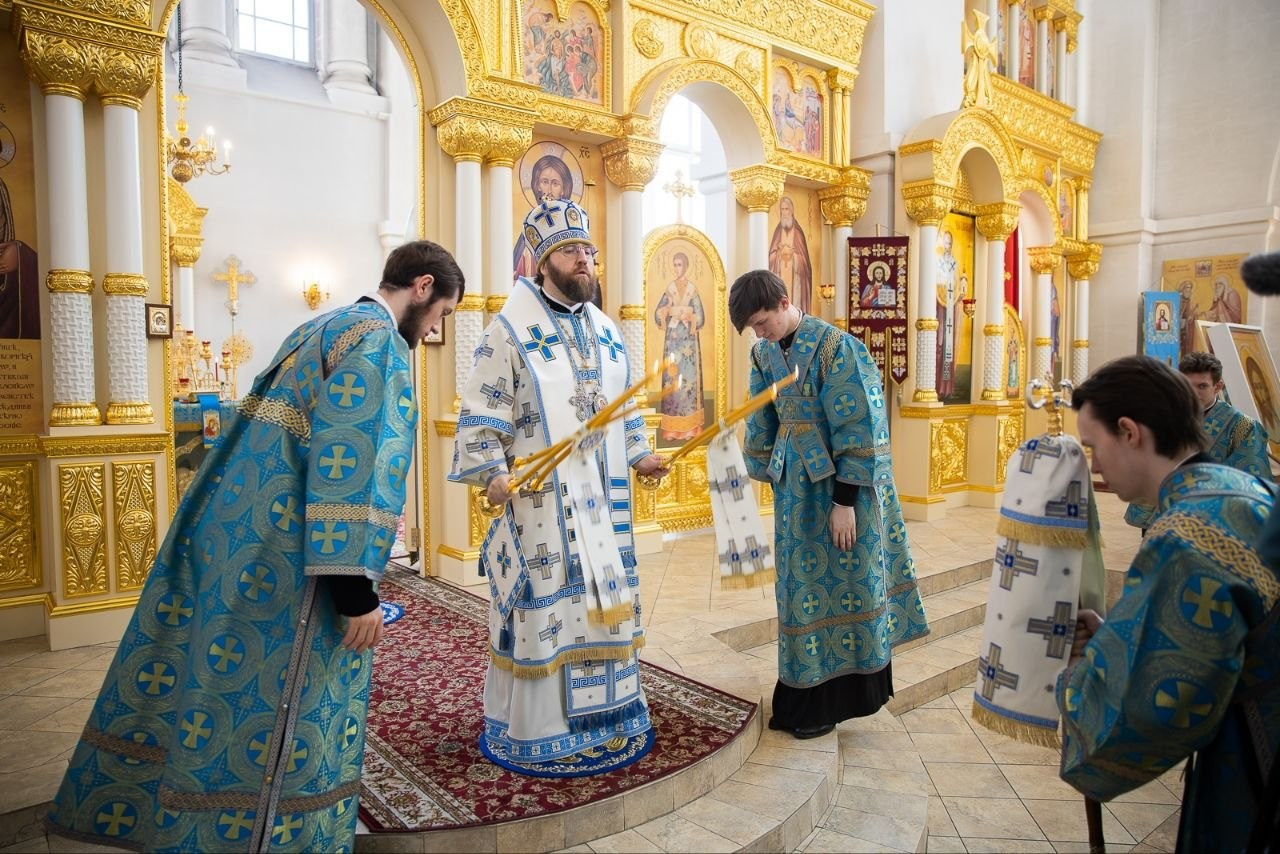 Благочинный Северо-западного округа храма принял участие в Архиерейском Богослужении В Николо-Тихвинском Соборном храме Г. САРАТОВА. Саратовское Северо-Западное благочиние