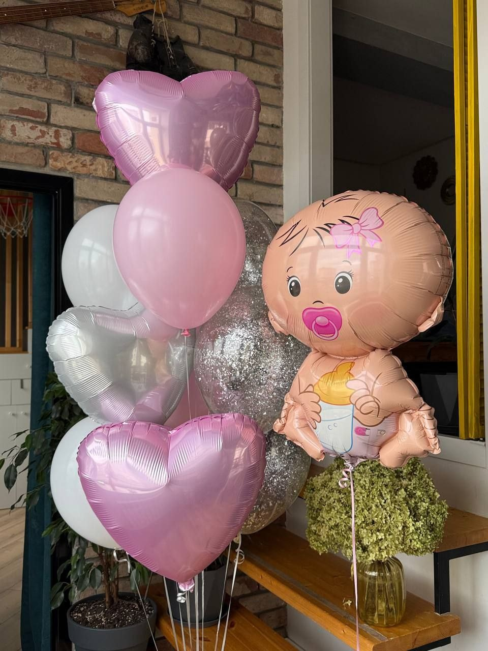 Odalazak iz porodilista prodavnica balona Novi Sad prodavnica balona Beograd. Шары с гелием, фотозоны Нови Сад Белград. Balone i dekoracije od balona Novi Sad Beograd