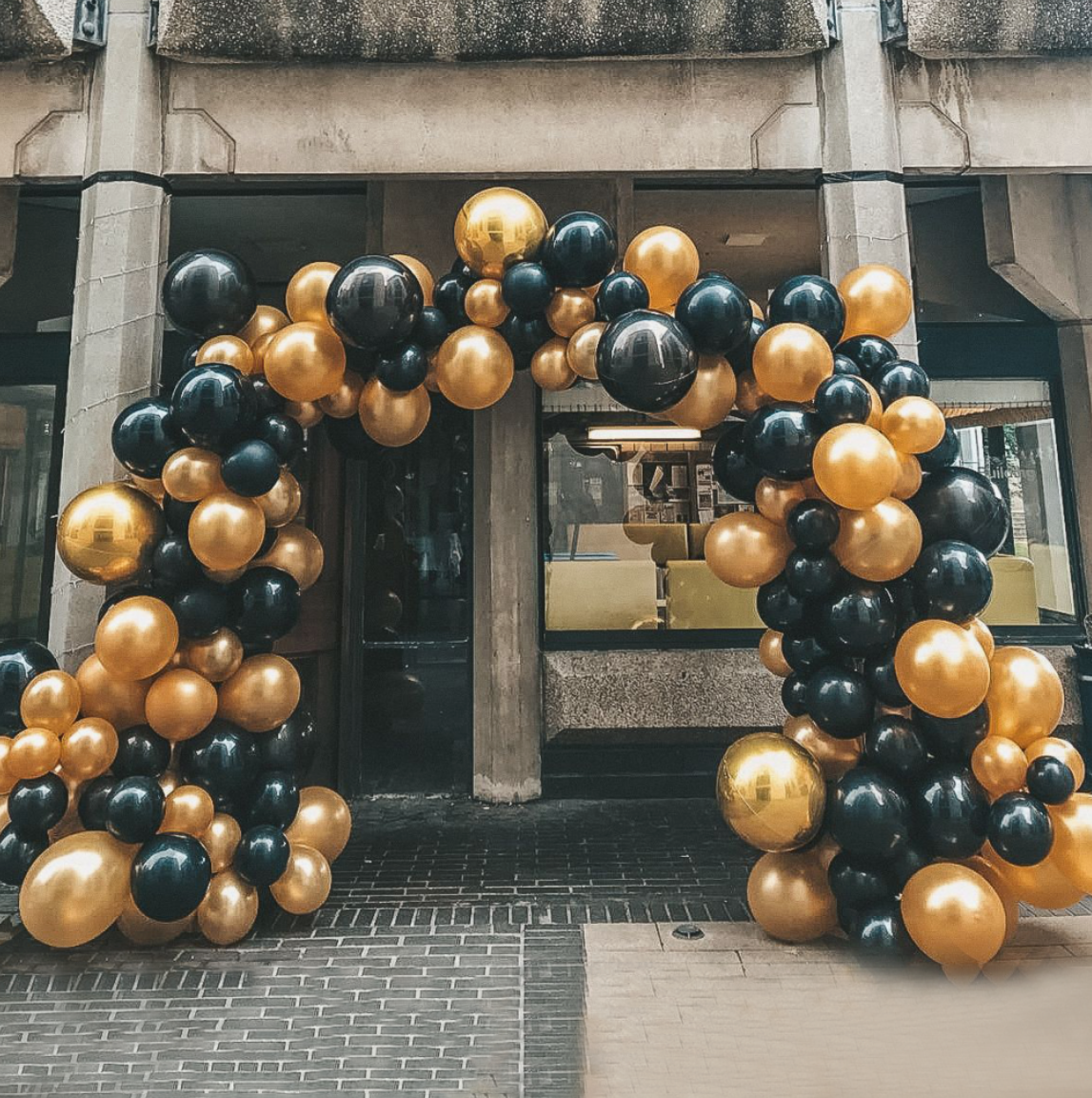 Baloni sa helijimom. Dekoracije balone. Dostava balone. Grad Novi Sad. Шары с гелием, фотозоны Нови Сад Белград. Balone i dekoracije od balona Novi Sad Beograd