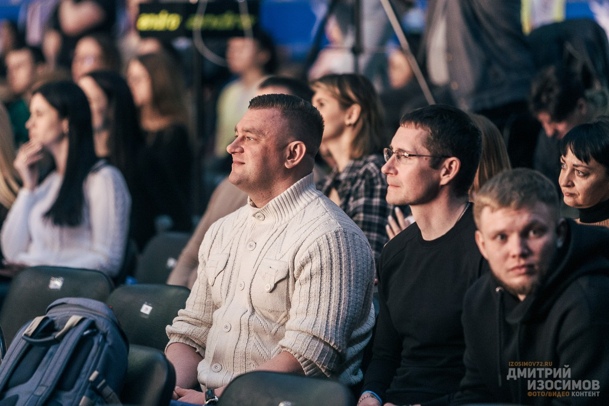 Соревнование по бодибилдингу