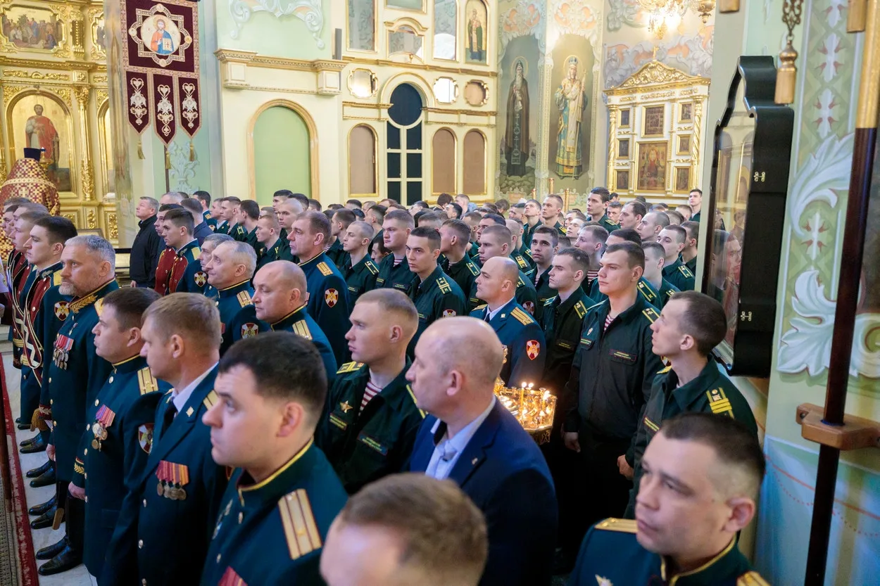 МИТРОПОЛИТ ИГНАТИЙ СОВЕРШИЛ БОЖЕСТВЕННУЮ ЛИТУРГИЮ В ПОКРОВСКОМ СОБОРЕ. Саратовское Северо-Западное благочиние