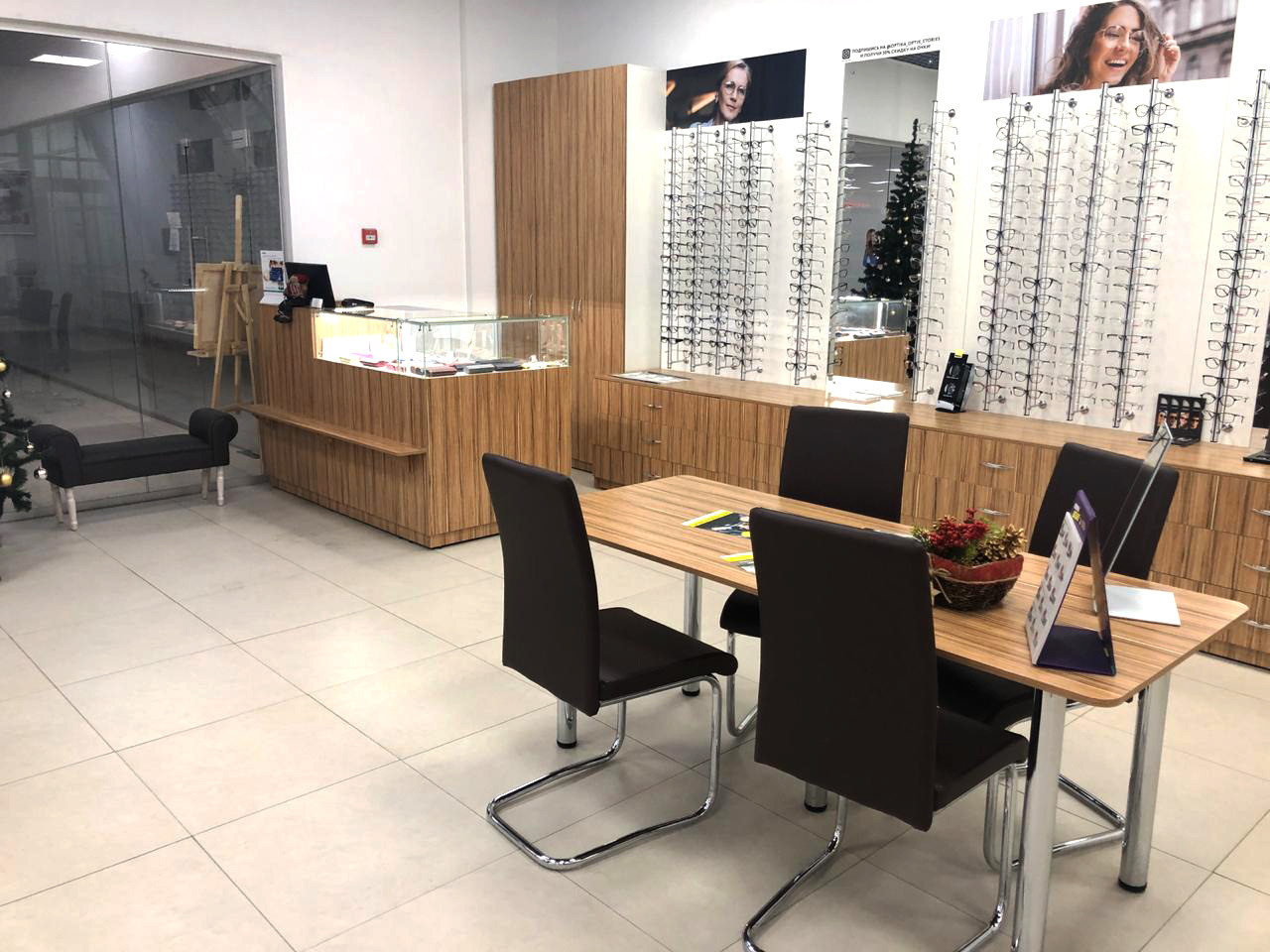 Заказать очки. Оптика для всей семьи Оптик Сторис в Москве