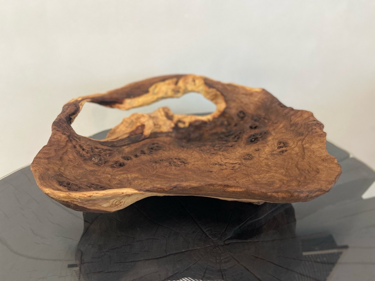 Авторская посуда и предметы интерьера из дерева. Арт-объекты для стен. Авторские картины, панно, часы и портреты по фото