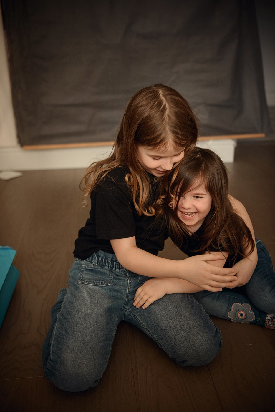 A family photo shoot at home, a family with a newborn baby. Photographer Elena Carruthers, Scotland