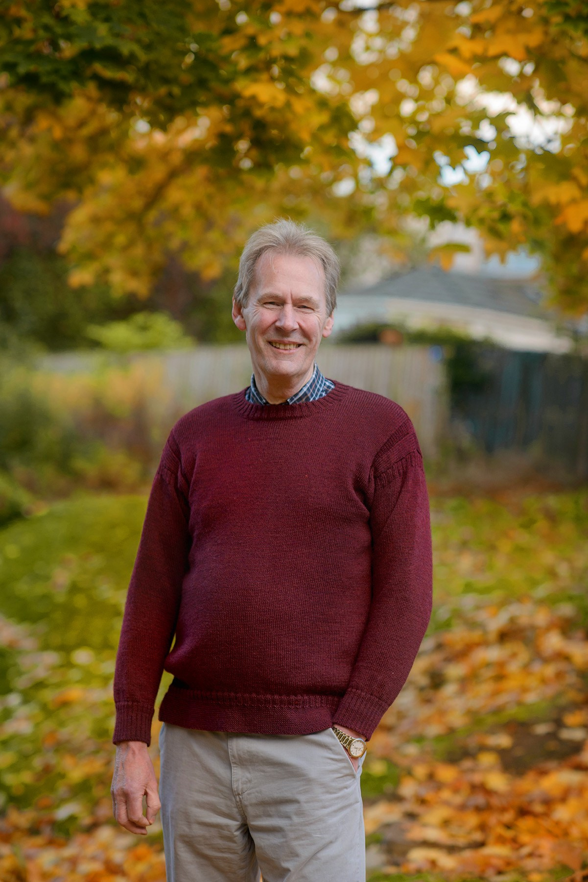 Photo session for a couple in a local autumn Scotland park. Elena Carruthers family photographer in Scotland (Edinburgh, Glasgow)