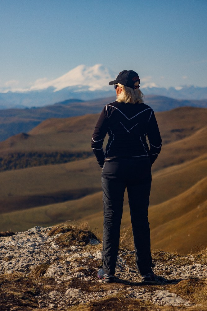Ольга и горы. Фотограф в Барнауле Юлия Бобровских
