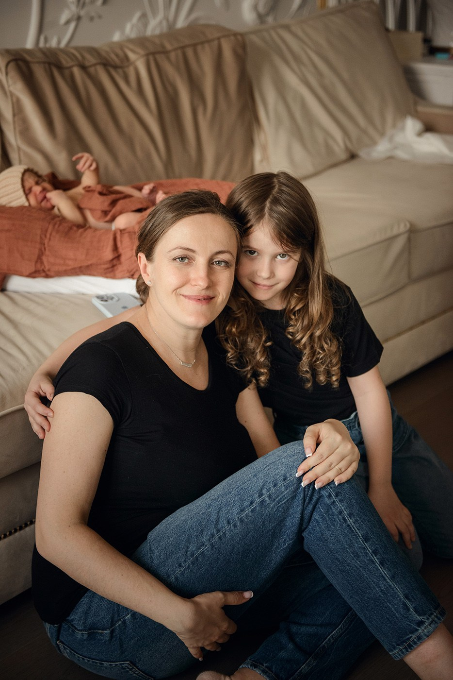 A family photo shoot at home, a family with a newborn baby. Photographer Elena Carruthers, Scotland